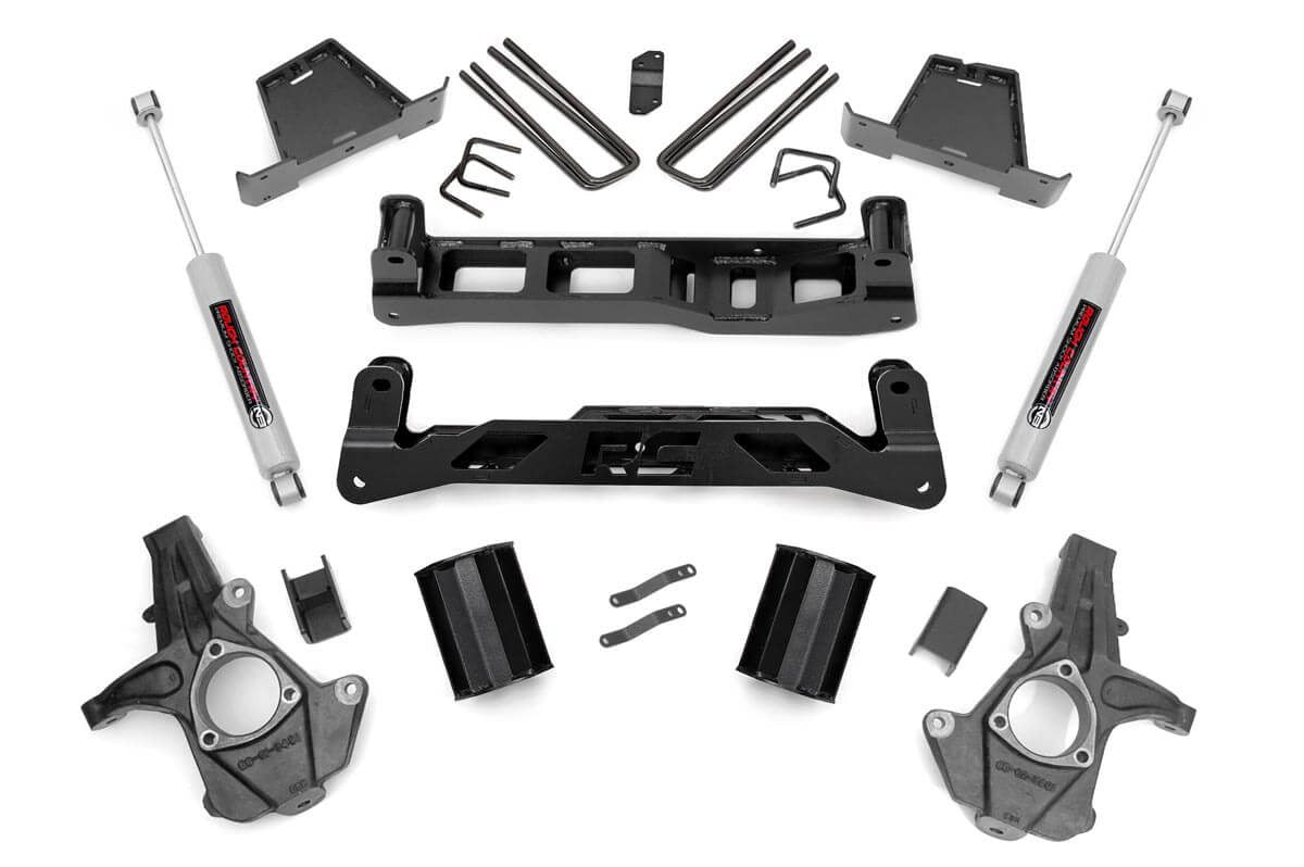 Rough Country 7.5 Inch Lift Kit Fits Chevy/GMC 1500 2WD (07-13) 26330