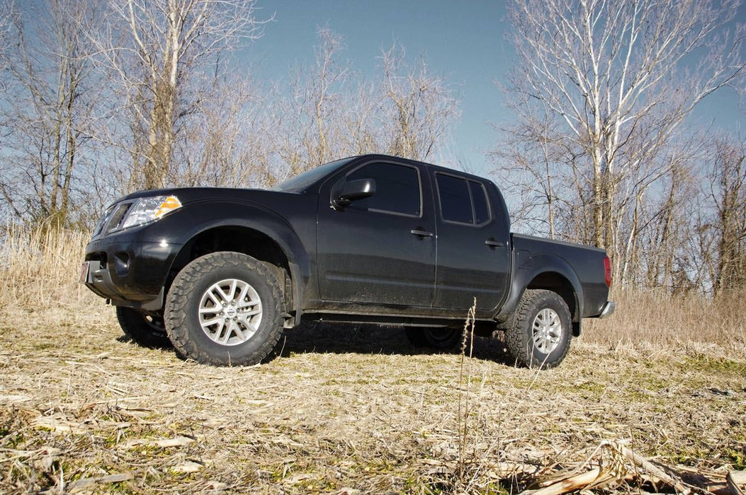 Rough Country 2.5 Inch Lift Kit N3 Struts/N3 Compatible with Nissan Frontier 4Wd (2005-2023) 86731