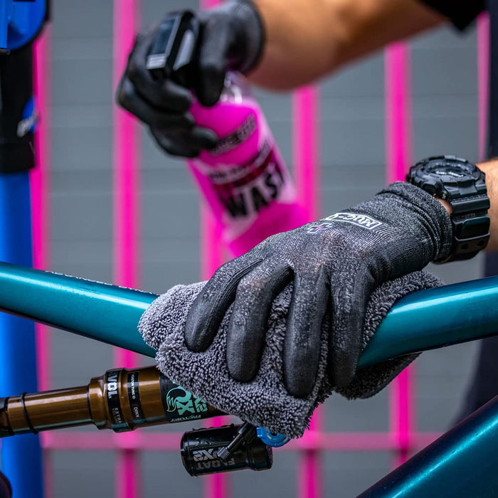 Muc Off Waterless Wash, 750 Milliliters - High-Performance, No Rinse Bike Cleaning Spray That Cleans and Polishes - Suitable for All Types of Bicycle