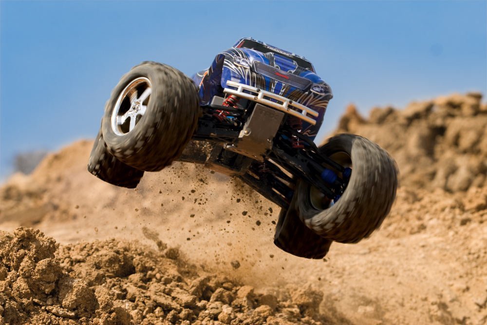 Traxxas T-Maxx 3.3: Powered 4WD Maxx Monster Truck (1/10 Scale) Blue