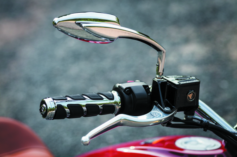Kuryakyn Premium Kinetic Handlebar Grips: Universal Fit For Motorcycles With 7/8" Diameter Bars, Chrome, 1 Pair 6367