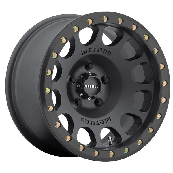 Method MR105 Beadlock 17x9 -38mm Offset 6x5.5 108mm CB Matte Black w/BH-H24125 Wheel MR10579060538B