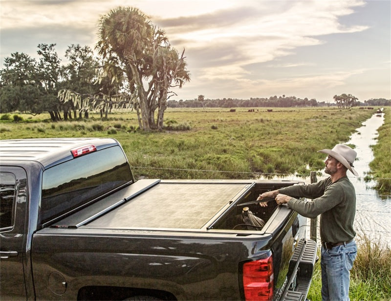 Roll-N-Lock 2020 Chevy Silverado / GMC Sierra 2500-3500 80-1/2in M-Series Retractable Tonneau Cover LG226M
