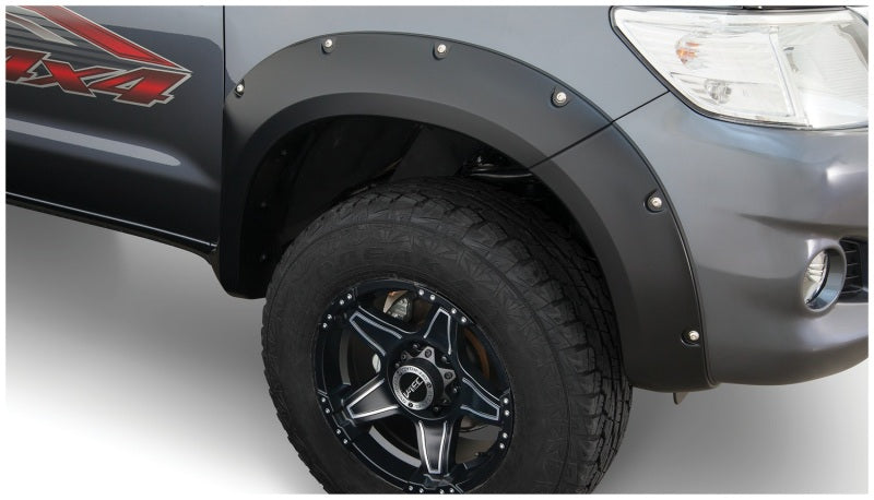 Bushwacker 11-13 Toyota Hilux Pocket Style Flares 2pc Black 31081-02