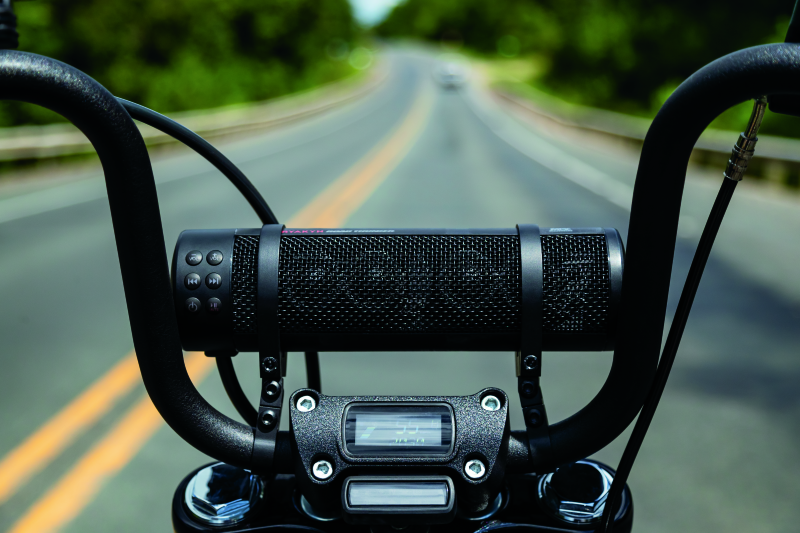 Kuryakyn Mtx Road Thunder Weather Resistant Motorcycle Sound Bar Plus: 300 Watt Handlebar Mounted Audio Speakers With Bluetooth, Usb Power Charger, Satin Black 2720