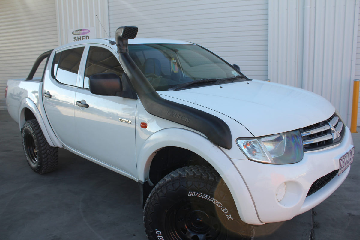 Dobinsons Snorkel Kit Fits Mitsubishi Triton L200ML/mn 2.5L & 3.2L Diesel - Right Side Mount (suits Models with Flares Only) - SN43-3329