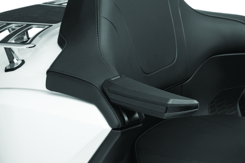 Kuryakyn Omni Passenger Armrests Black 6770