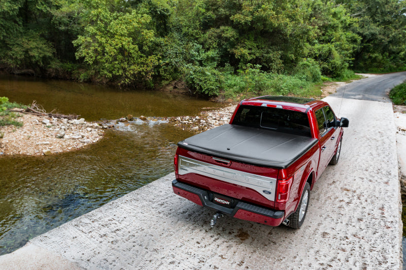 UnderCover 99-16 Ford F-250/F-350 6.8ft SE Bed Cover Black Textured UC2226