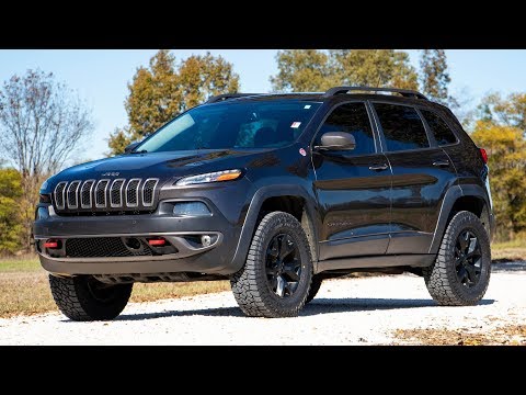 Rough Country 2 Inch Leveling Lift Kit compatible with Jeep Cherokee Kl 2Wd/4Wd (2014-2023) 60400
