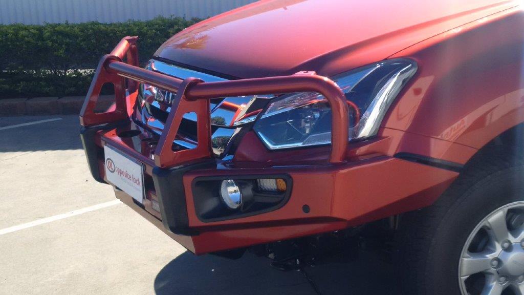 Dobinsons 4x4 Classic Black Deluxe Bullbar for Isuzu D-Max (2017+) (BU21-3718)