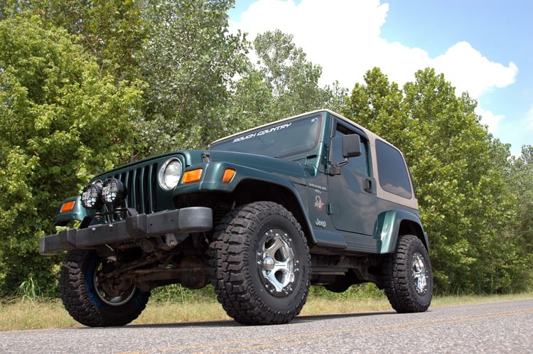 Rough Country 2.5 Inch Lift Kit 4 Cyl Jeep Wrangler Tj 4Wd (1997-2006) 652