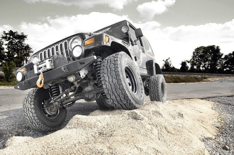 Rough Country 4 Inch Lift Kit V2 compatible with Jeep Wrangler Tj 4Wd (1997-2002) 90670