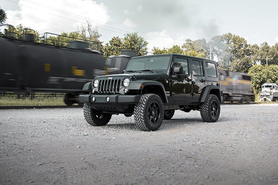 Rough Country 2.5 Inch Lift Kit Coils M1 Jeep Wrangler Jk 2Wd/4Wd (07-18) 67940