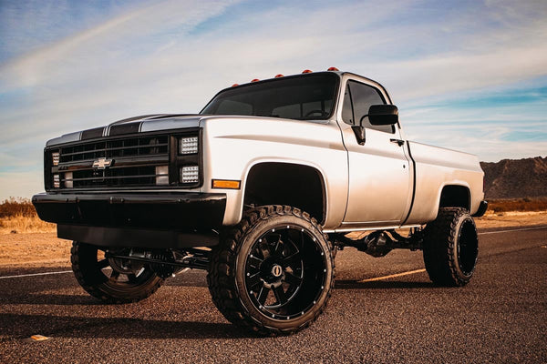 Rough Country 6 Inch Lift Kit 52" Rr Springs Fits GMC C15/K15 Truck (77-87)/Half-Ton Suburban (77-91) 20530